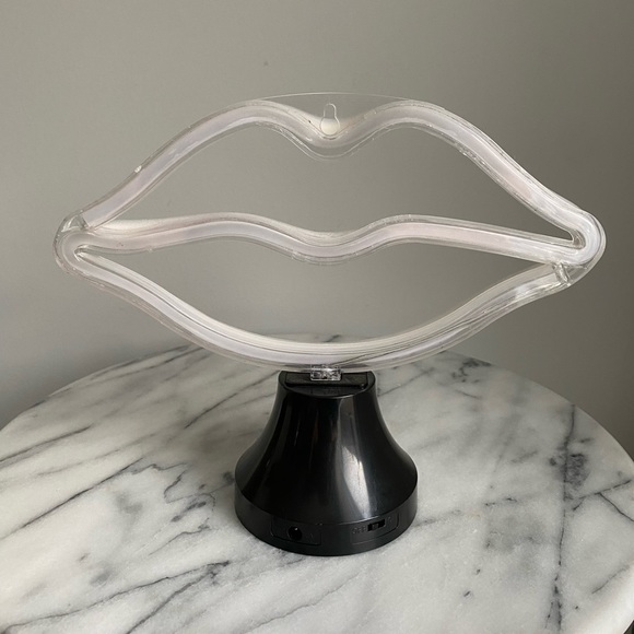 Retro Lips Light - Picture 4 of 7